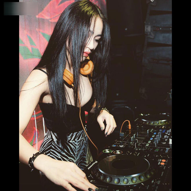 DJ hot nhất Hà Nội: Công việc này khó tránh sàm sỡ, gạ tình lắm. Em bị hôn trộm mấy lần!