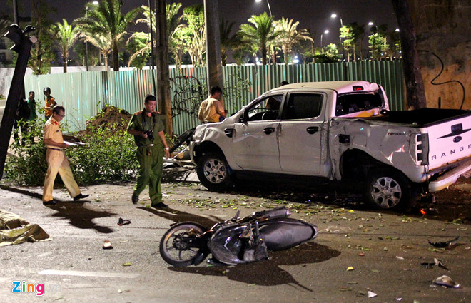 Ban ATGT: Xử lý nghiêm vụ ôtô tông loạt xe máy dừng đèn đỏ ở Sài Gòn