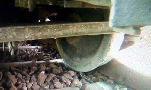 Hành khách nháo nhào khi tàu lửa trật bánh