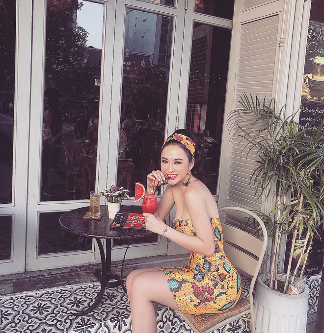 Đến hẹn lại lên: Angela Phương Trinh đăng ảnh mới, vẫn với phong cách mặc kệ giải phẫu học tự nhiên! Đến hẹn lại lên: Angela Phương Trinh đăng ảnh mới, vẫn với phong cách mặc kệ giải phẫu học tự nhiên!