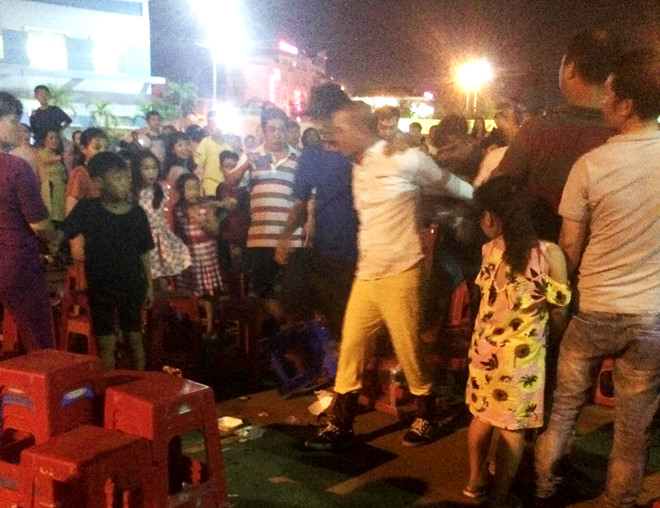 Phụ huynh giữ đại diện đoàn xiếc, tố lừa đảo