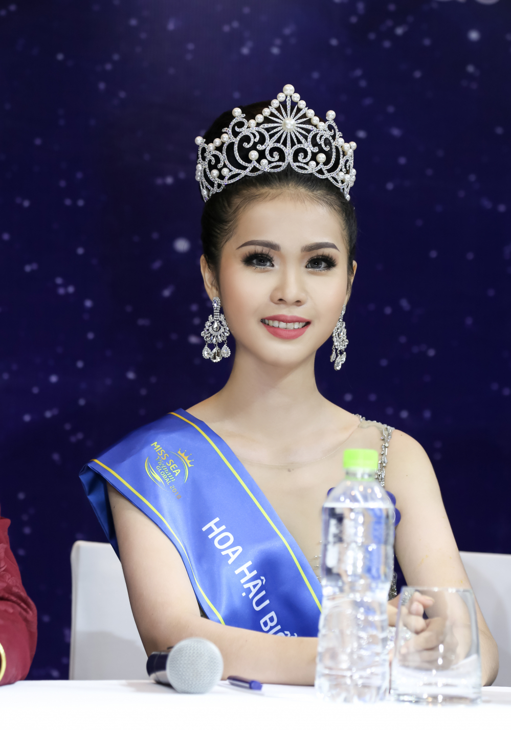 Tân Hoa hậu Biển Việt Nam toàn cầu ứng xử vấp váp vẫn đăng quang, ban tổ chức nói gì? Tân Hoa hậu Biển Việt Nam toàn cầu ứng xử vấp váp vẫn đăng quang, ban tổ chức nói gì?