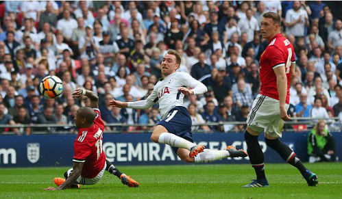 Man Utd đánh bại Tottenham, vào chung kết Cup FA