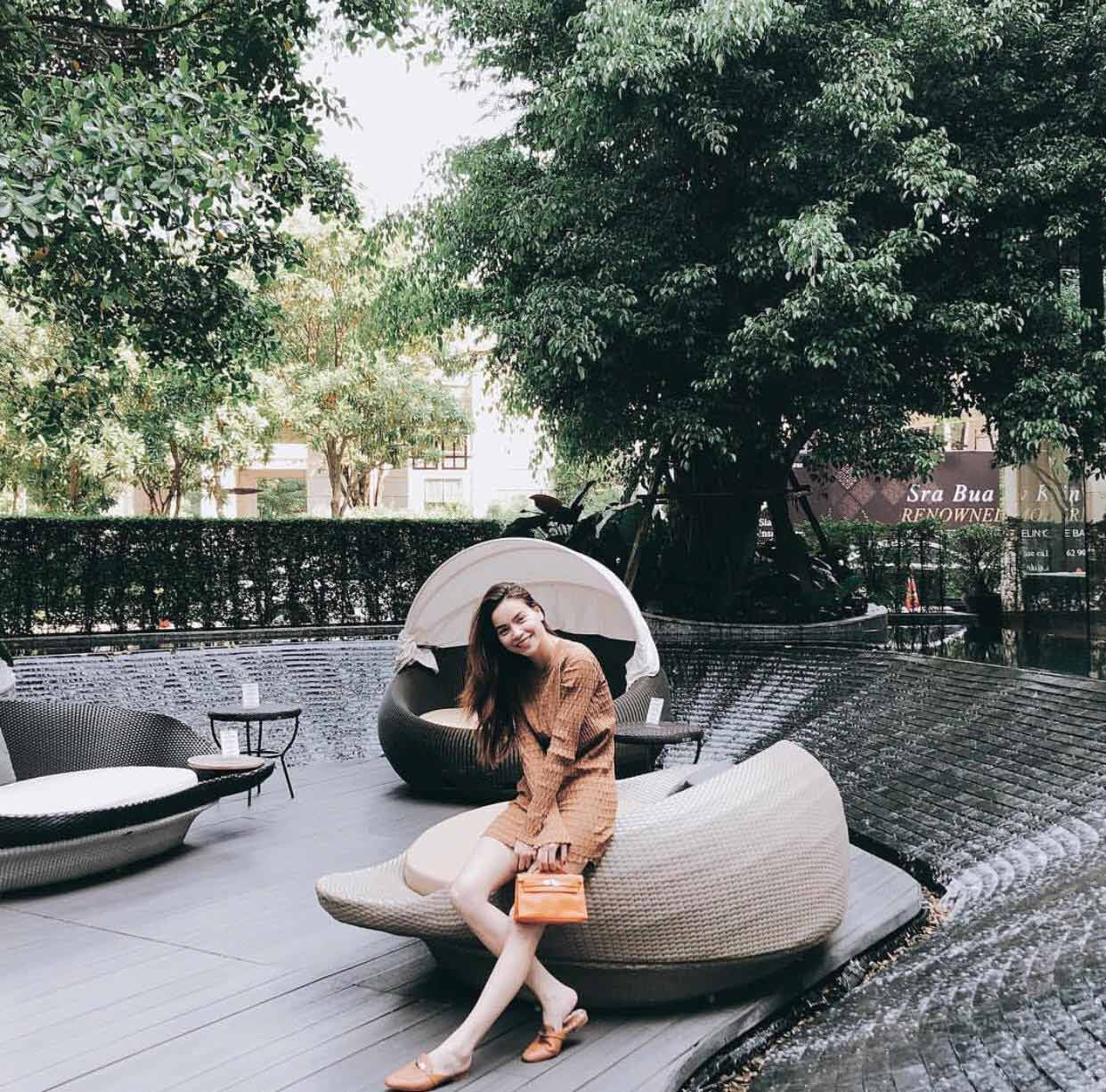 Chán giày cao gót, sao Việt chi hàng chục triệu cho kiểu dép... loẹt quẹt