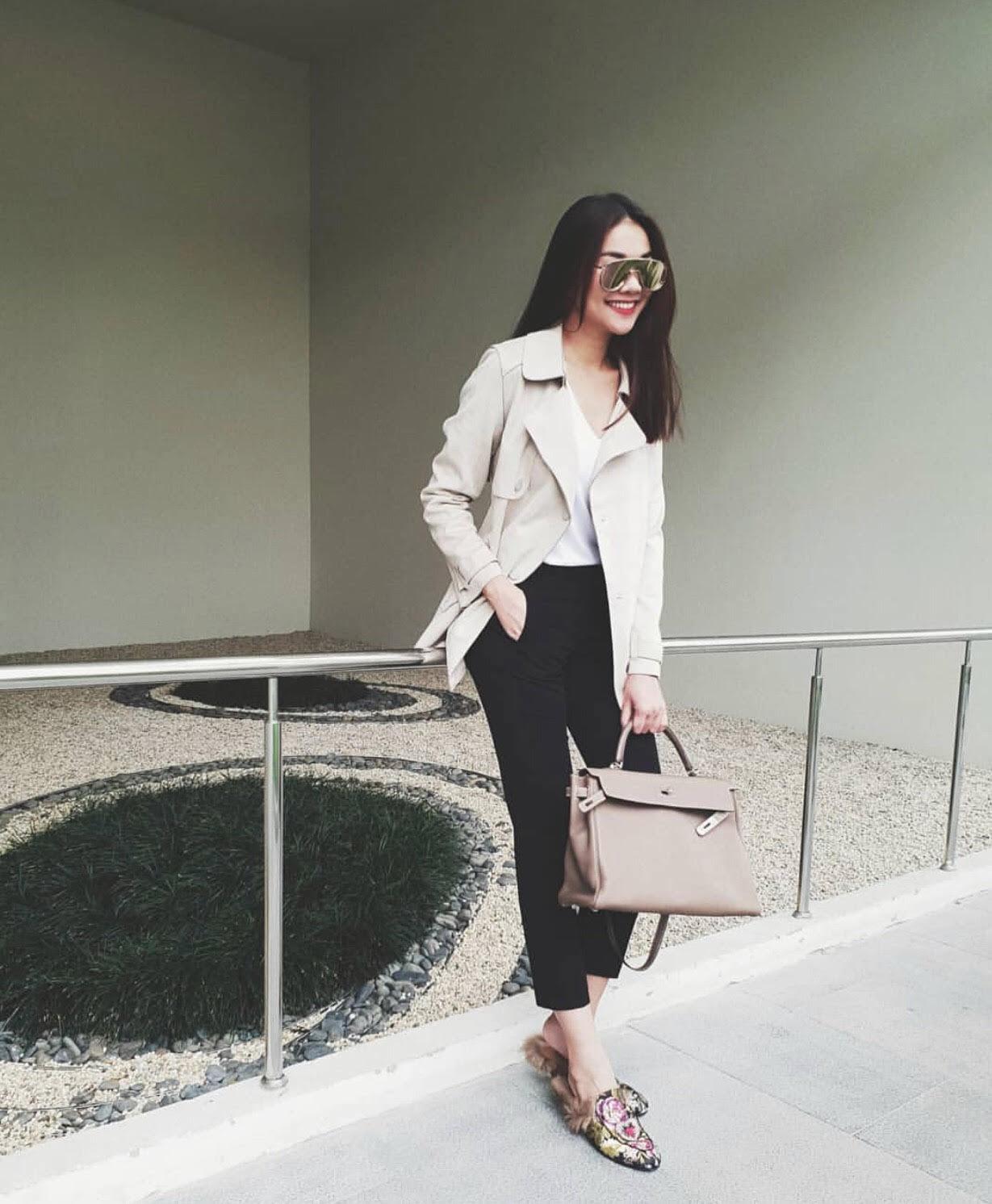 Chán giày cao gót, sao Việt chi hàng chục triệu cho kiểu dép... loẹt quẹt