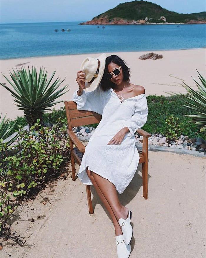 Chán giày cao gót, sao Việt chi hàng chục triệu cho kiểu dép... loẹt quẹt