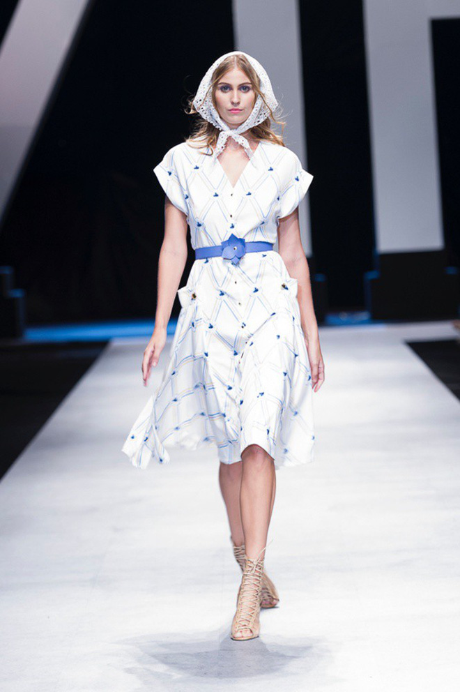 VIFW 2018 ngày 3: Bữa tiệc thời trang ngũ vị hội tụ từ áo dài cho đến váy vóc bay bổng và những thiết kế vương giả VIFW 2018 ngày 3: Bữa tiệc thời trang ngũ vị hội tụ từ áo dài cho đến váy vóc bay bổng và những thiết kế vương giả