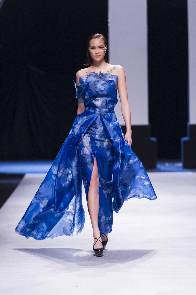 VIFW 2018 ngày 3: Bữa tiệc thời trang ngũ vị hội tụ từ áo dài cho đến váy vóc bay bổng và những thiết kế vương giả VIFW 2018 ngày 3: Bữa tiệc thời trang ngũ vị hội tụ từ áo dài cho đến váy vóc bay bổng và những thiết kế vương giả
