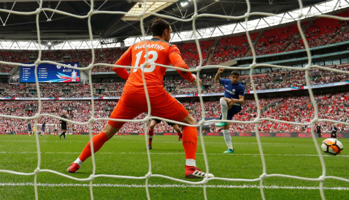 Giroud lập công, Chelsea vào chung kết Cup FA với Man Utd