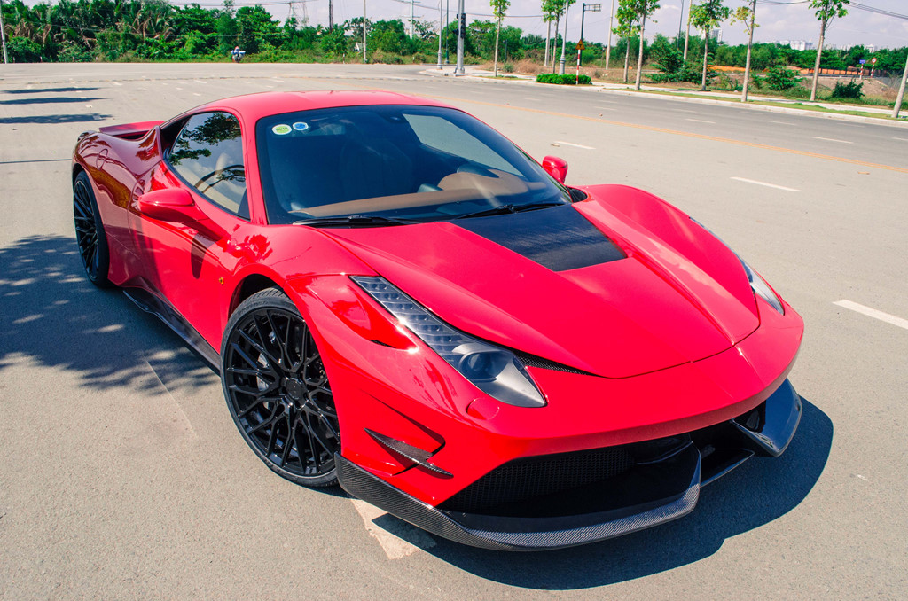 Ferrari 458 Italia độ bodykit Misha đầu tiên tại Việt Nam