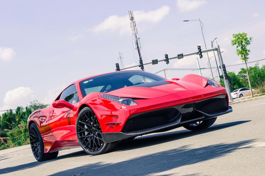 Ferrari 458 Italia độ bodykit Misha đầu tiên tại Việt Nam