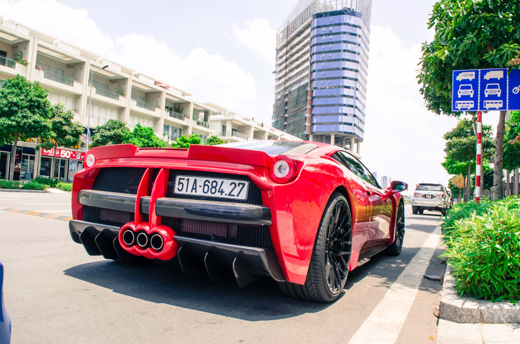 Ferrari 458 Italia độ bodykit Misha đầu tiên tại Việt Nam