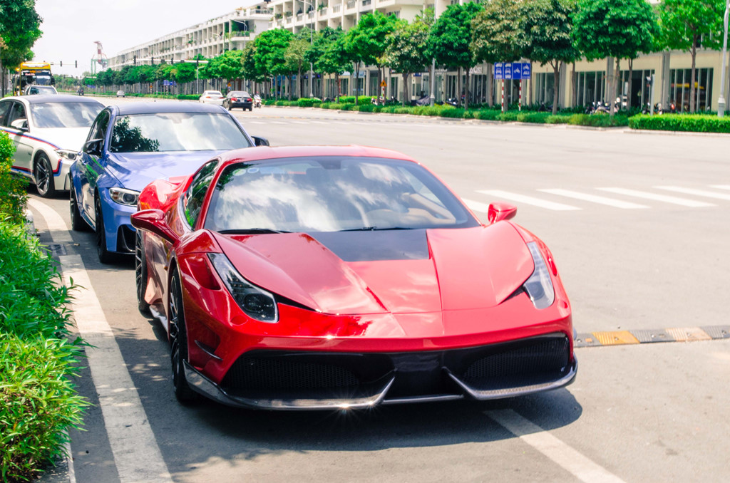 Ferrari 458 Italia độ bodykit Misha đầu tiên tại Việt Nam