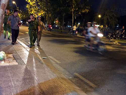 Hơn 30 người hỗn chiến bằng súng, mã tấu ở Sài Gòn do đá gà