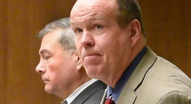 Cựu Phó GĐ cưỡng bức nữ nhân viên và tấn công tình dục nhiều nhân viên thực tập