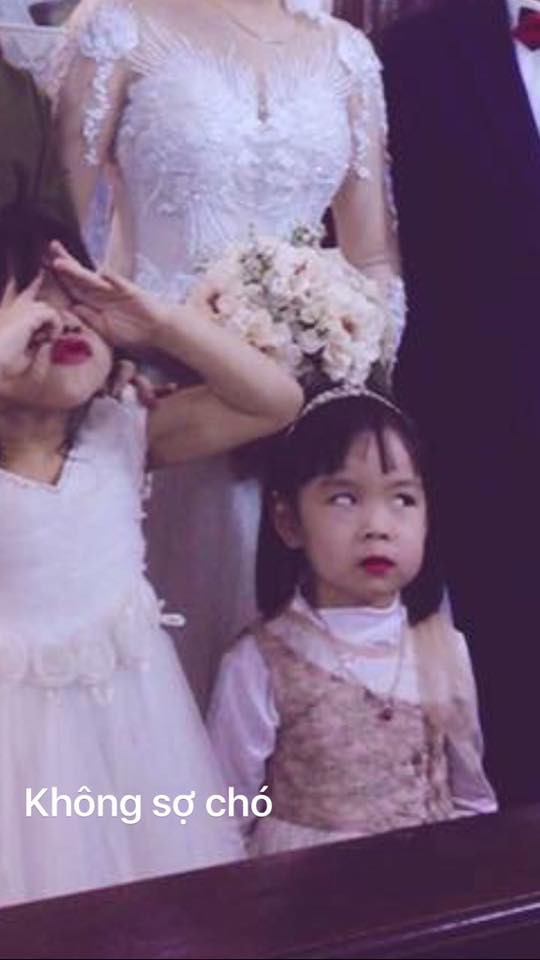 Bức ảnh hài nhất trong đám cưới và khoảnh khắc không dám nhìn vào đôi mắt ấy