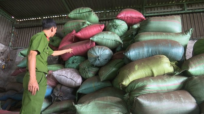 Vụ cà phê trộn pin: Khởi tố, tạm giữ khẩn cấp 5 đối tượng