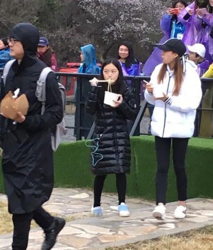 Sự kiện chứng minh Cbiz quá phức tạp: Châu Tấn yêu đồng tính con gái Vương Phi, xuất hiện chung với tình cũ Lý Á Bằng?