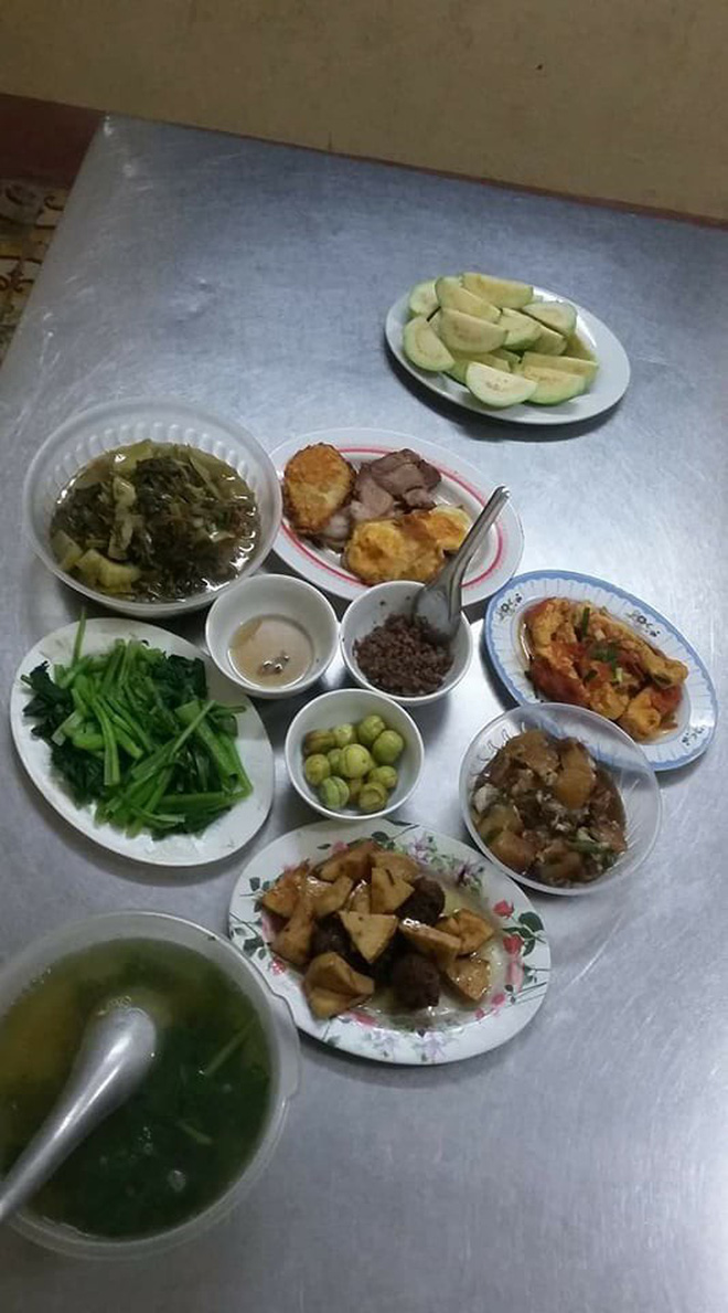 Anh chàng mê nấu ăn, dọn dẹp nhưng vẫn ế hoang mang: Con gái không thích yêu kiểu con trai như mình Anh chàng mê nấu ăn, dọn dẹp nhưng vẫn ế hoang mang: Con gái không thích yêu kiểu con trai như mình