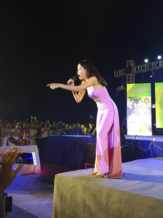 Hoàng Thuỳ Linh đính chính về scandal khủng khiếp 11 năm trước