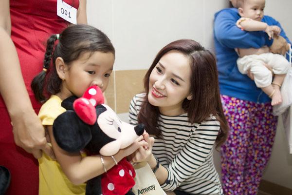 30 tuổi, Hoa hậu Mai Phương Thuý giàu có cỡ nào trong showbiz Việt?