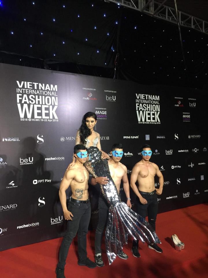 Hóa thân thành tiên cá, Tiêu Châu Như Quỳnh xứng danh mỹ nhân lố nhất VIFW mùa này