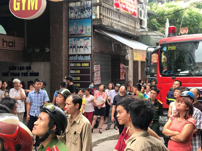 Trường mầm non bốc cháy, học sinh và giáo viên hoảng loạn sơ tán