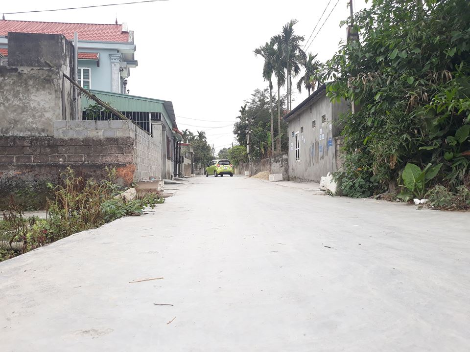 Bố mẹ nợ tiền, con chưa được làm giấy khai sinh: Biết sai vẫn làm