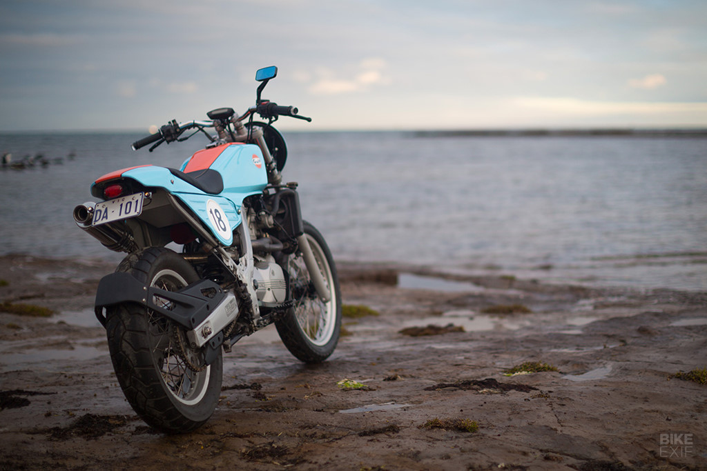 Tượng đài cổ điển BMW F650 Funduro lột xác với màu sơn mới