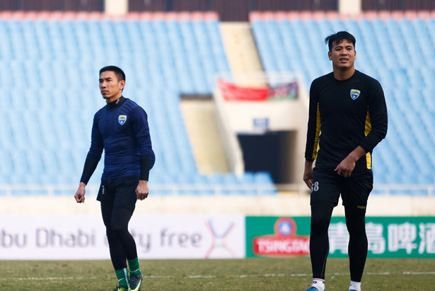 HLV Mihail hứa giới thiệu Bùi Tiến Dũng đến châu Âu thi đấu