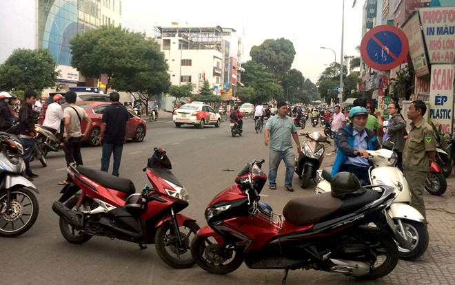 Hỗn chiến sau va chạm xe, một người bị đâm chết