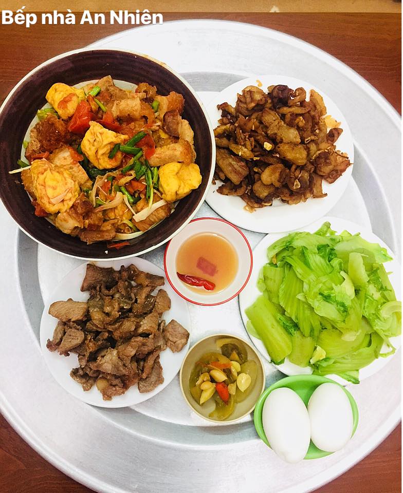 Gần 10 năm làm vợ, 8x suốt ngày được chồng đi chợ nấu cơm, chăm sóc như bà hoàng Gần 10 năm làm vợ, 8x suốt ngày được chồng đi chợ nấu cơm, chăm sóc như bà hoàng