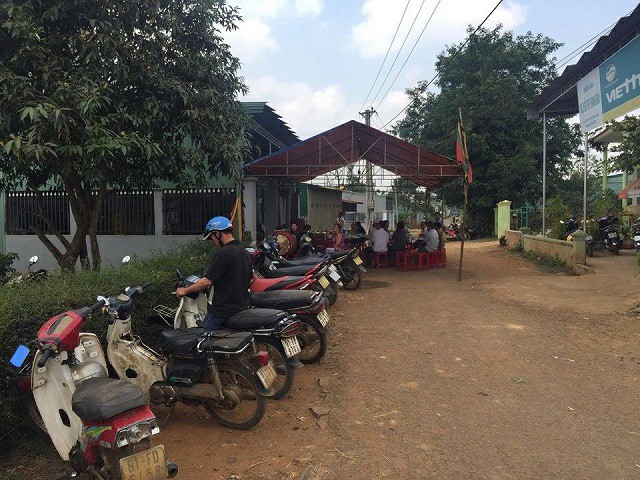 Con nhảy xuống hầm cứu cha, cả hai cùng chết ngạt thương tâm