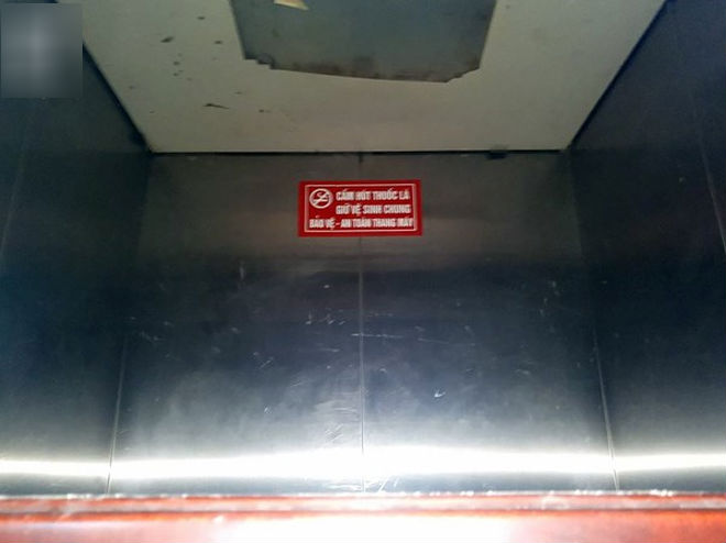 Hà Nội: Thang máy gặp sự cố, nhiều người hoảng loạn gọi trợ giúp