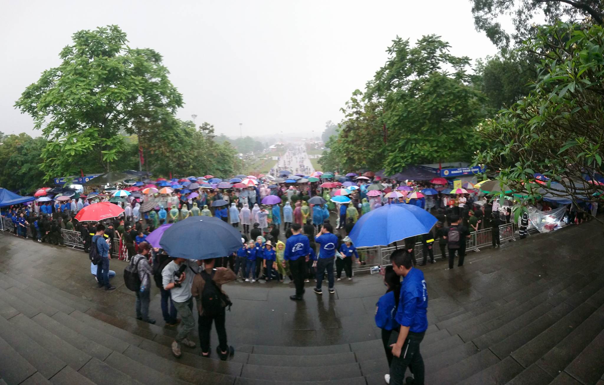 Thủ tướng dâng hương tưởng niệm các vua Hùng