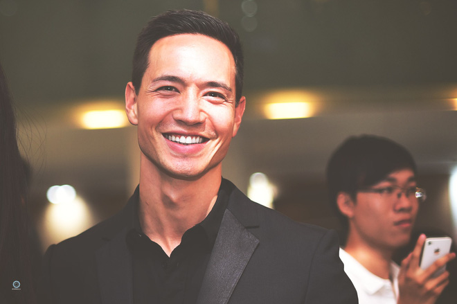 Cùng phản ứng gay gắt khi bị tố tình nhưng Kim Lý nhận về lời khen, Trường Giang lại vấp phải chỉ trích