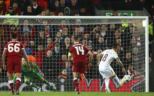 Salah ghi dấu giày vào bốn bàn, Liverpool đè bẹp Roma