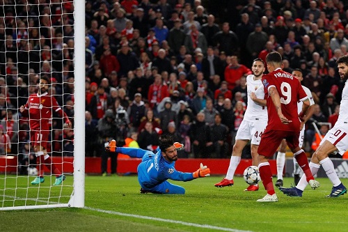 Salah và Firmino cùng đi vào lịch sử Champions League