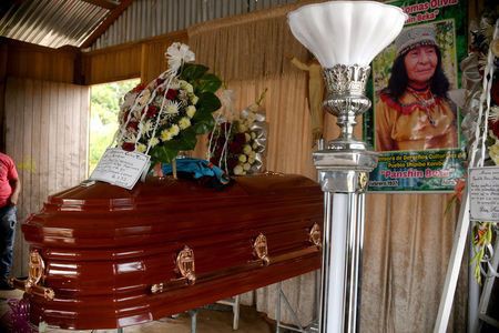 Bị nghi sát hại nữ pháp sư Amazon, người đàn ông Canada bị treo cổ