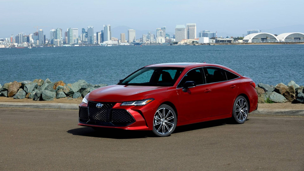 Toyota Avalon 2019 ra mắt: Nhiều công nghệ, giá từ 35.500 USD