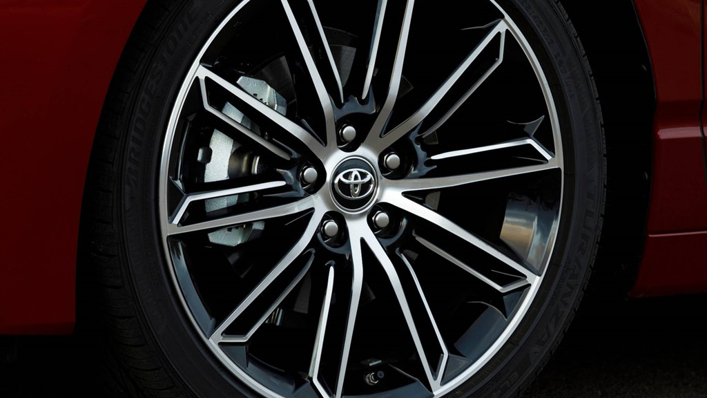 Toyota Avalon 2019 ra mắt: Nhiều công nghệ, giá từ 35.500 USD