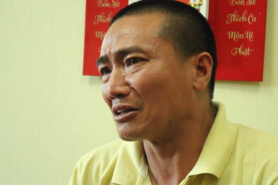 Người cha rớt nước mắt kể cảnh tìm con bỏ học theo Hội Thánh Đức Chúa Trời