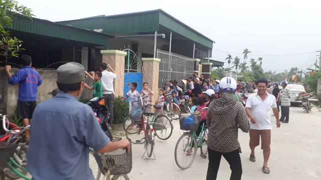 Cả xóm náo động do một cô vợ theo ‘Hội Thánh Đức Chúa Trời’