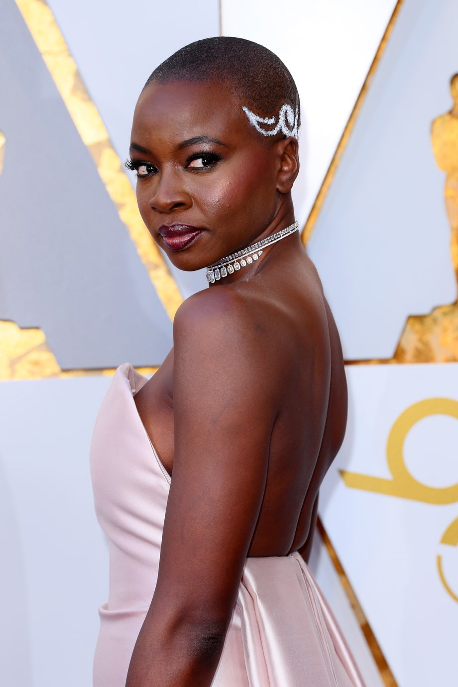 Nhan sắc hội bánh bèo nhưng không vô dụng của Avengers: Ai cũng xinh đẹp, sexy và vô cùng cá tính