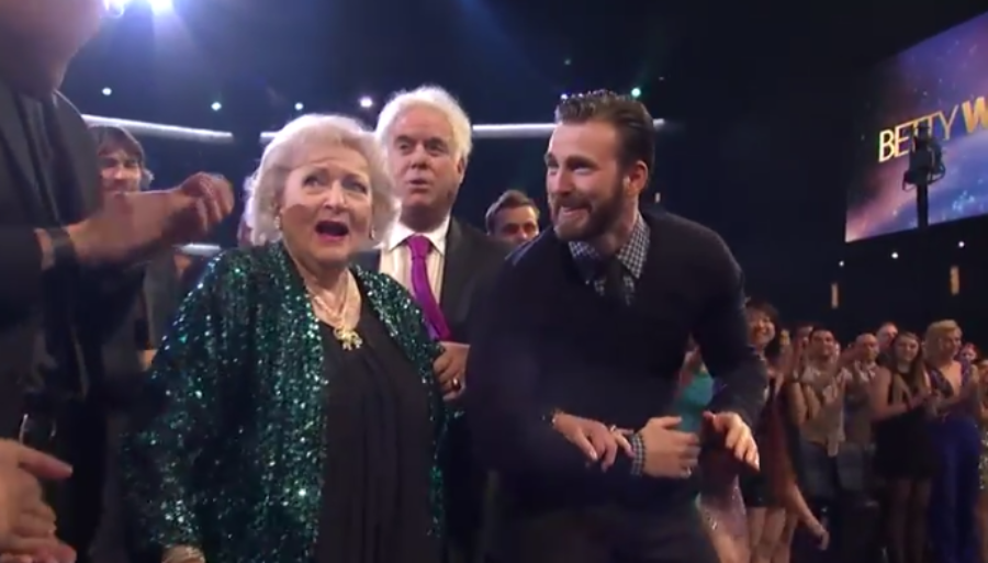 Những sự thật thú vị về Captain Chris Evans: Từng bị gái đá tại tiệc prom, thích các mỹ nhân siêu vòng 3 Những sự thật thú vị về Captain Chris Evans: Từng bị gái đá tại tiệc prom, thích các mỹ nhân siêu vòng 3