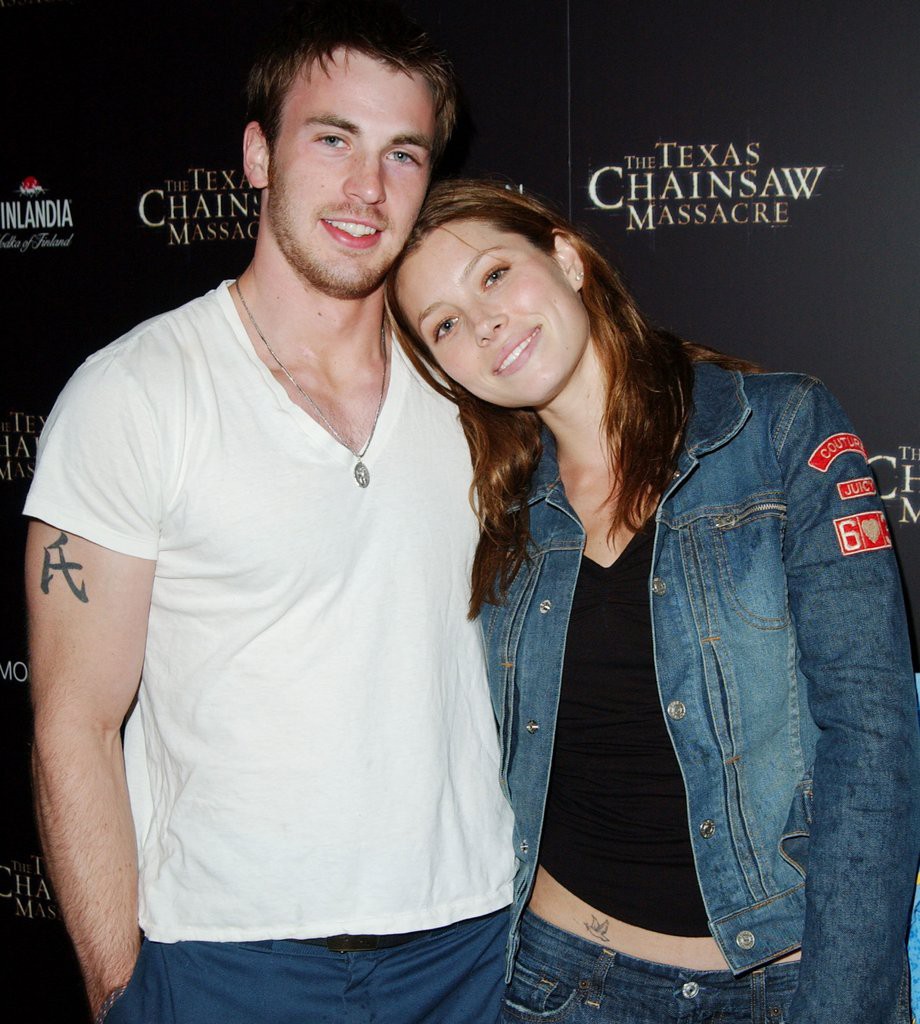 Những sự thật thú vị về Captain Chris Evans: Từng bị gái đá tại tiệc prom, thích các mỹ nhân siêu vòng 3 Những sự thật thú vị về Captain Chris Evans: Từng bị gái đá tại tiệc prom, thích các mỹ nhân siêu vòng 3