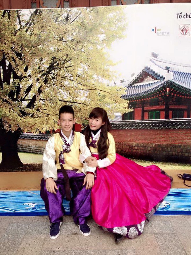 Ngày cưới chị, em trai khóc tu tu: Nhỡ có bầu phải làm nhiều việc thì sao?