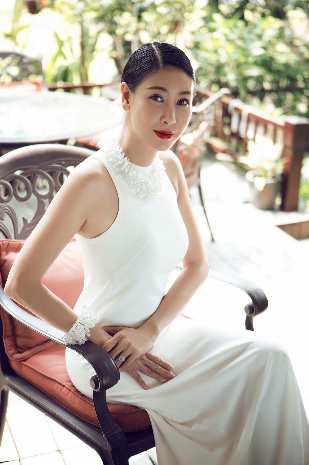 Hà Kiều Anh - Người đàn bà đẹp với tình yêu 18 năm cho gã đàn ông từng là chồng của bạn! Hà Kiều Anh - Người đàn bà đẹp với tình yêu 18 năm cho gã đàn ông từng là chồng của bạn!