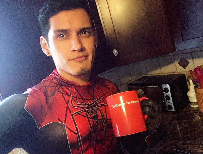 Chàng trai gây choáng ngợp với tài cosplay giống hệt bản gốc