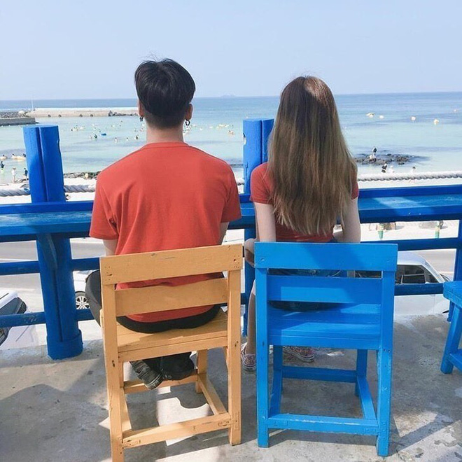 Bạn trai thuê 1 phòng khách sạn ở Vũng Tàu để chơi lễ cùng 2 cô bạn thân, cô gái hỏi: Họ chỉ đi chơi thôi đúng không?